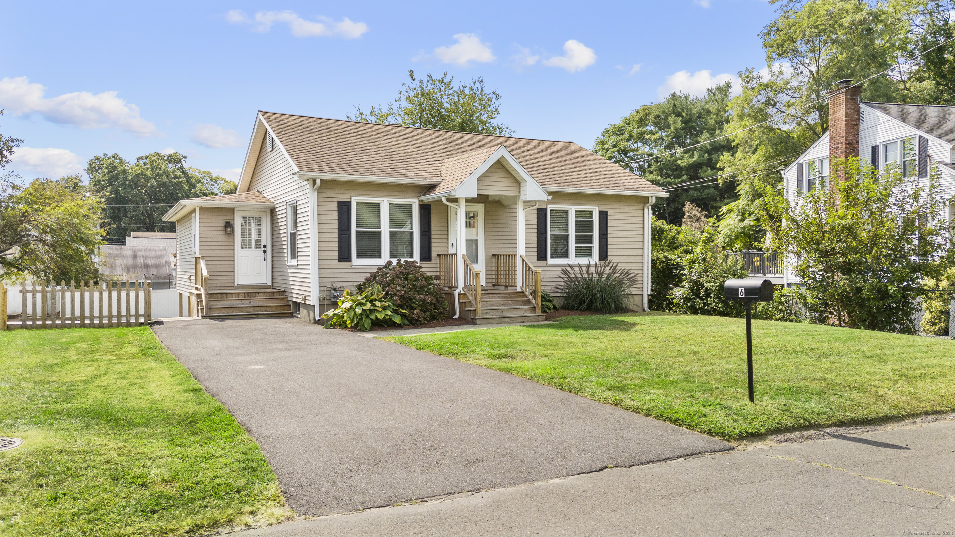 6 Evelyn Road Derby CT 06418