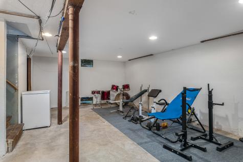 371 Middle Road Farmington CT 06032