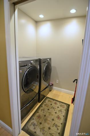 112 Hedgehog Lane Simsbury CT 06092
