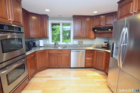 112 Hedgehog Lane Simsbury CT 06092