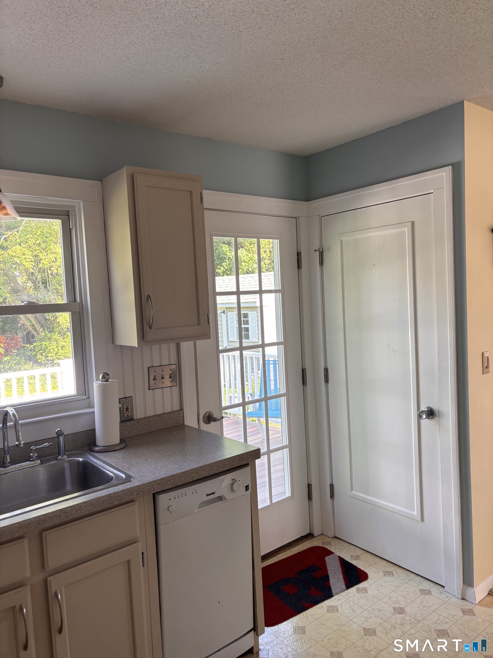 5 Herster Drive East Lyme CT 06357