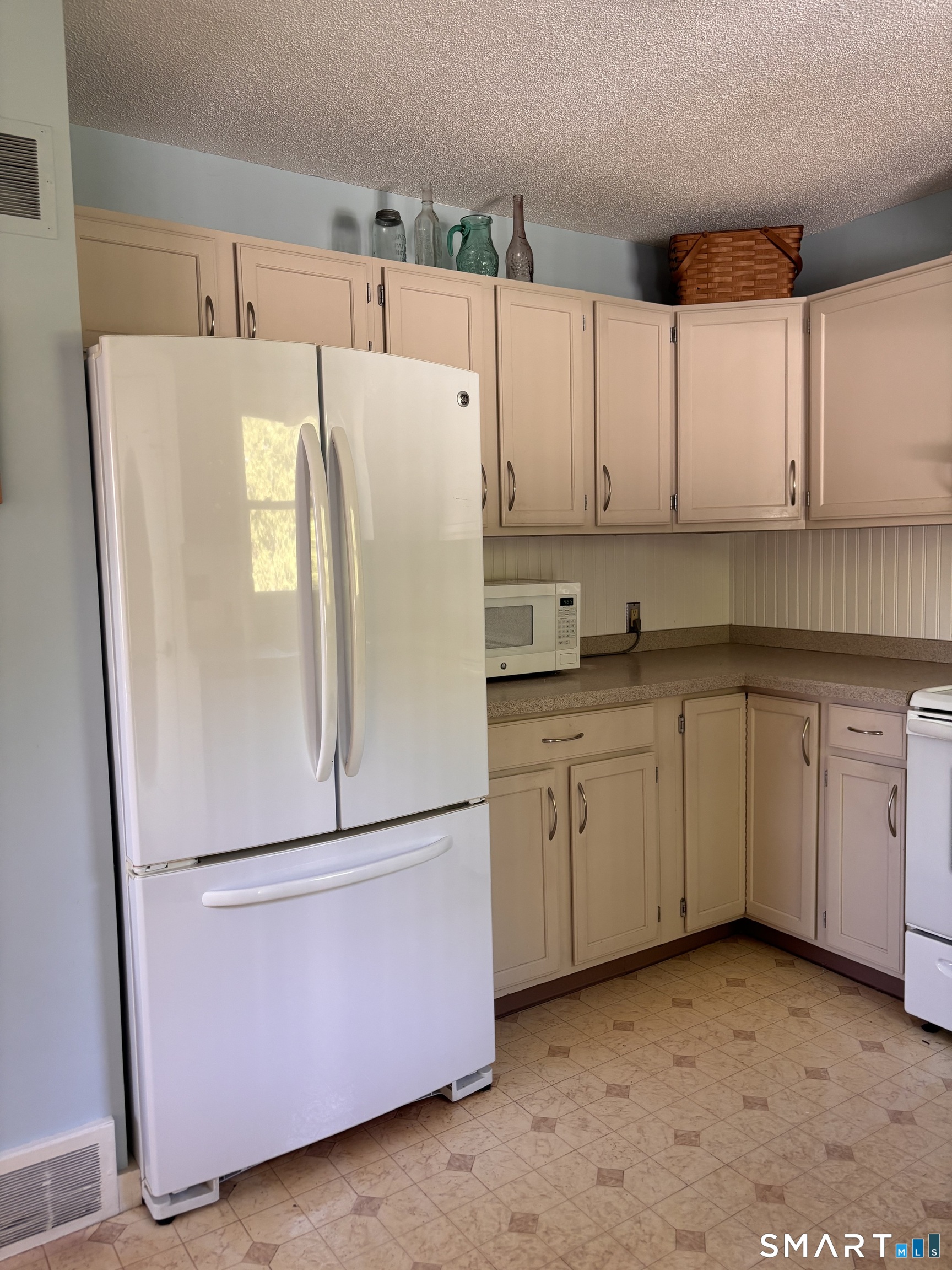 5 Herster Drive East Lyme CT 06357