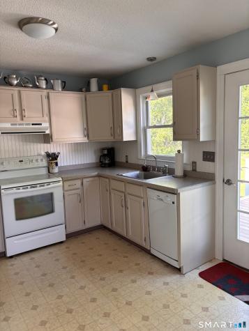 5 Herster Drive East Lyme CT 06357