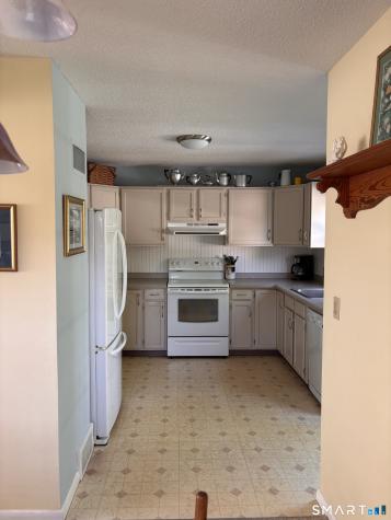5 Herster Drive East Lyme CT 06357