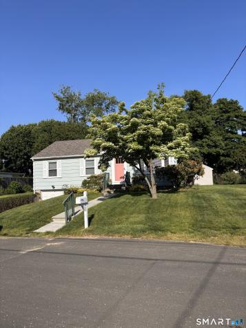 5 Herster Drive East Lyme CT 06357