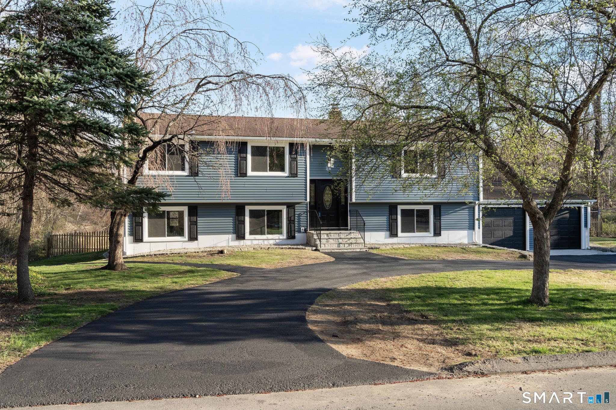 Shelton CT, 11 Lane Street