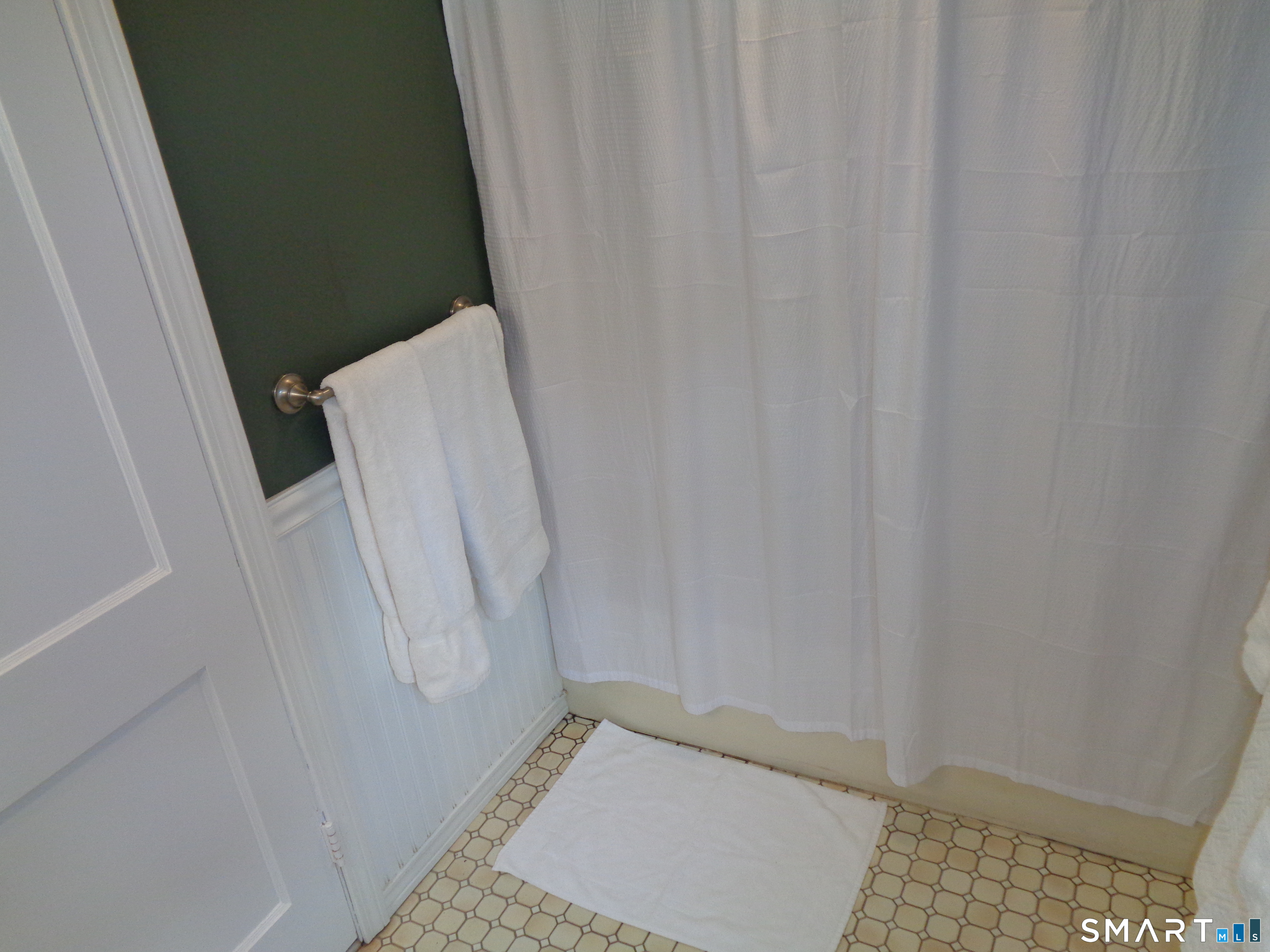 22 Scarborough Road Manchester CT 06040