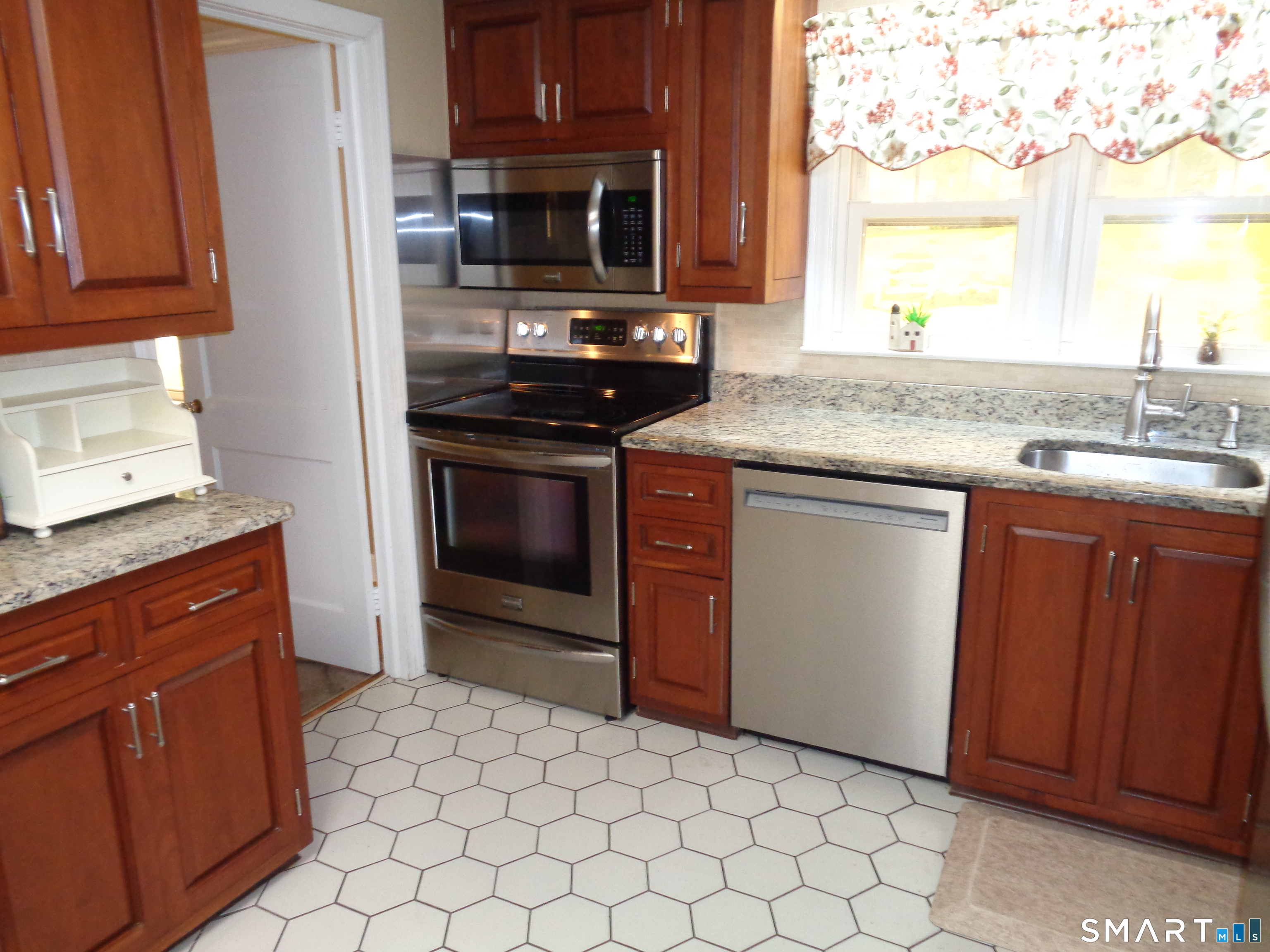 22 Scarborough Road Manchester CT 06040