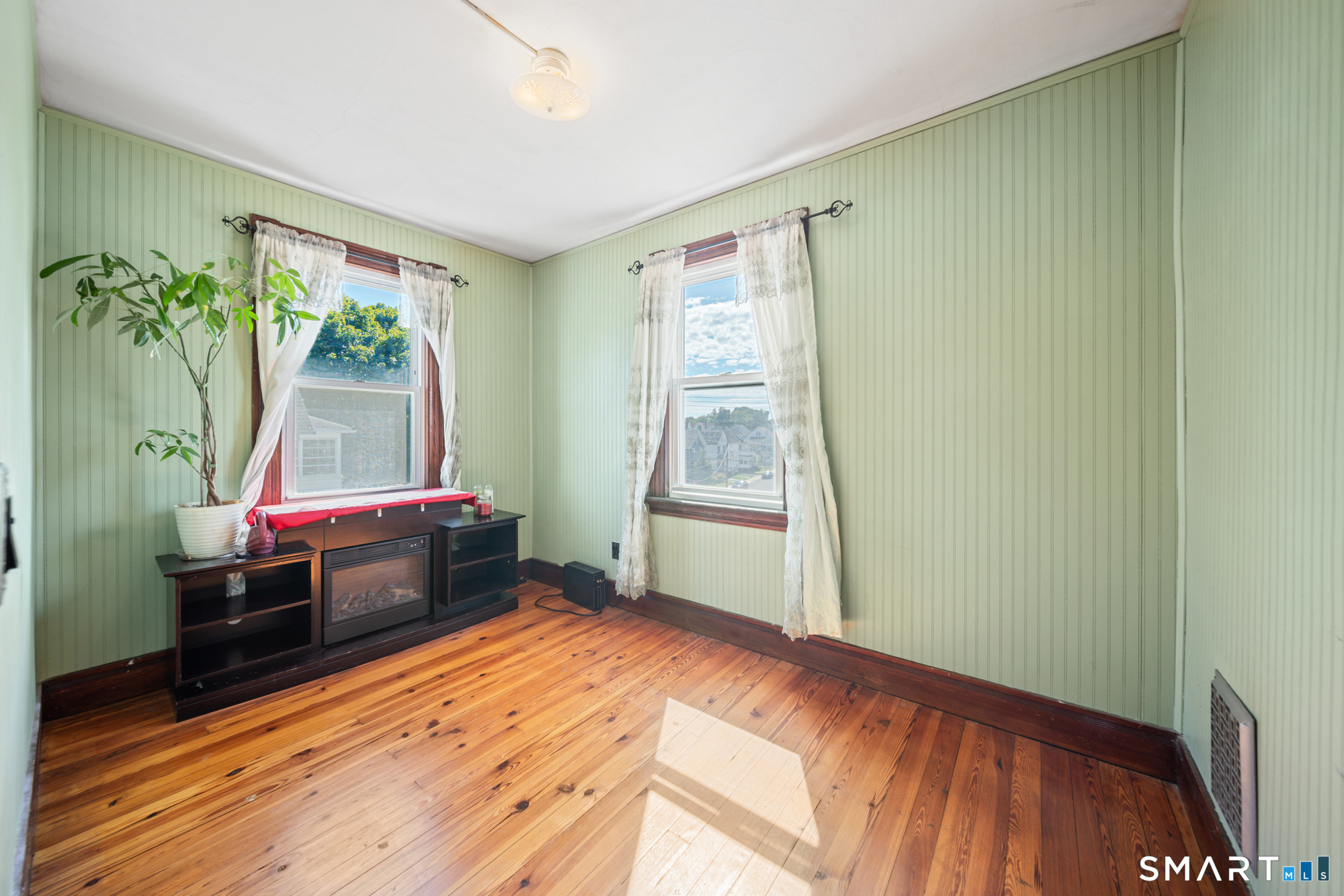 12 Hull Street Ansonia CT 06401
