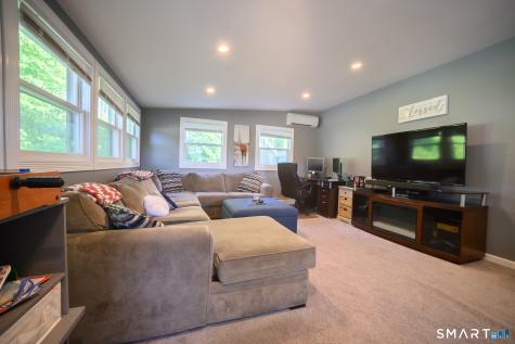 15 Farnam Hill Bethel CT 06801