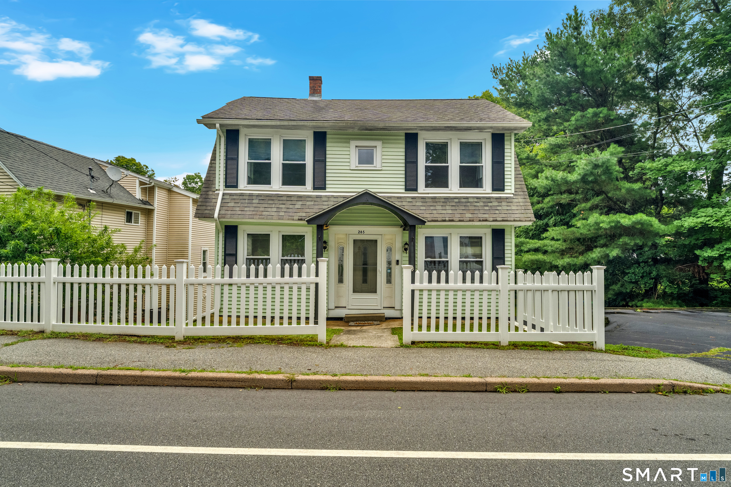 285 Niantic River Road Waterford CT 06385