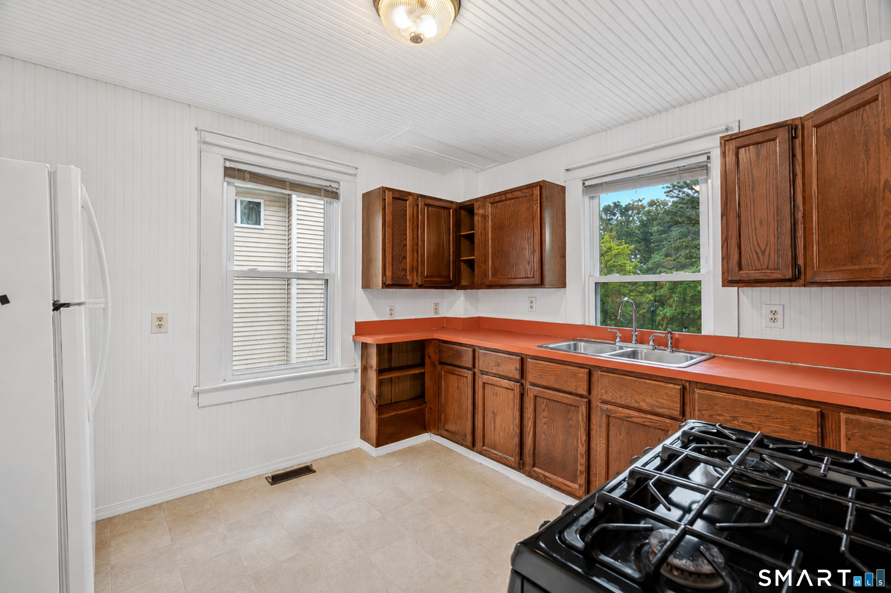 285 Niantic River Road Waterford CT 06385