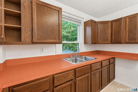 285 Niantic River Road Waterford CT 06385