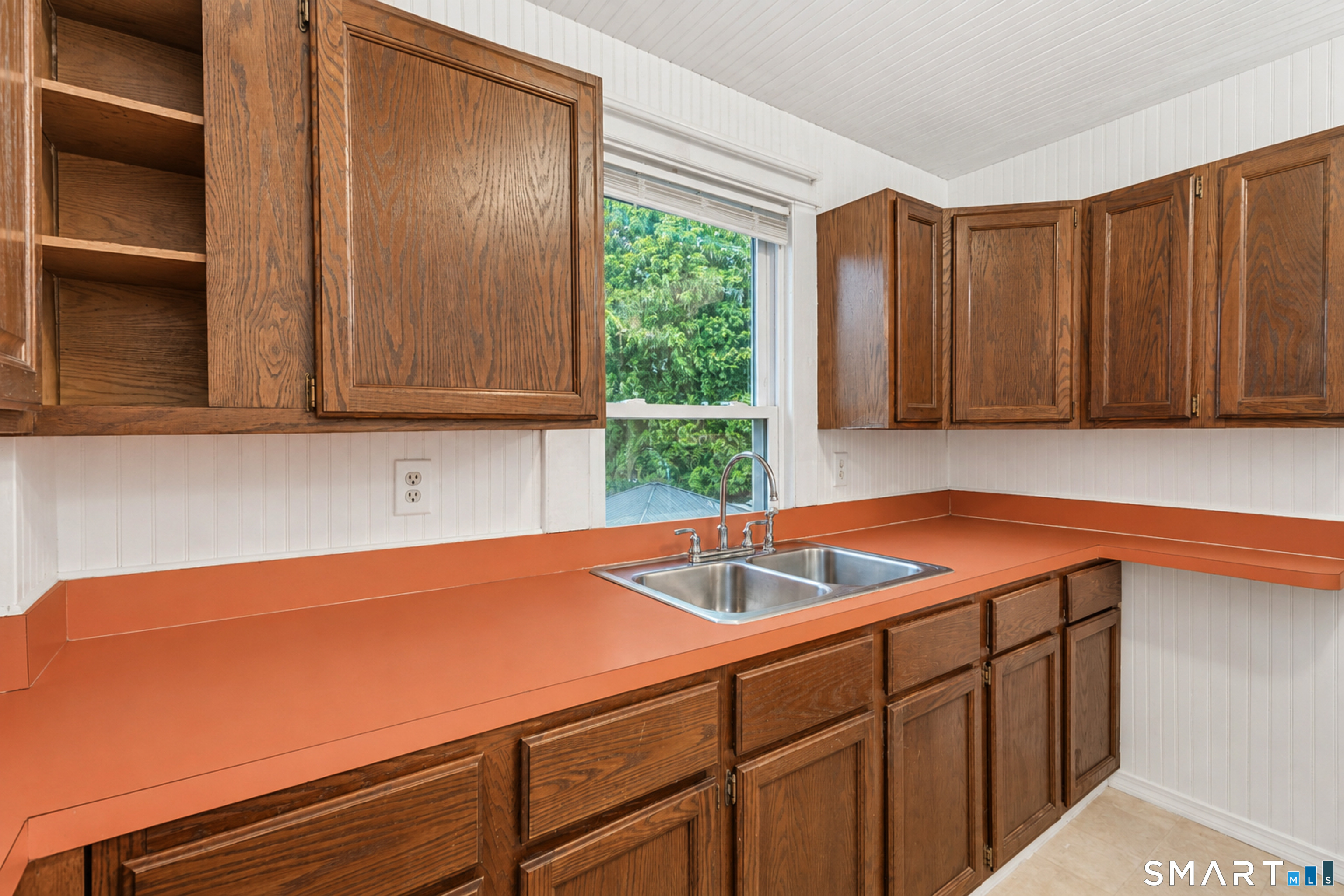 285 Niantic River Road Waterford CT 06385