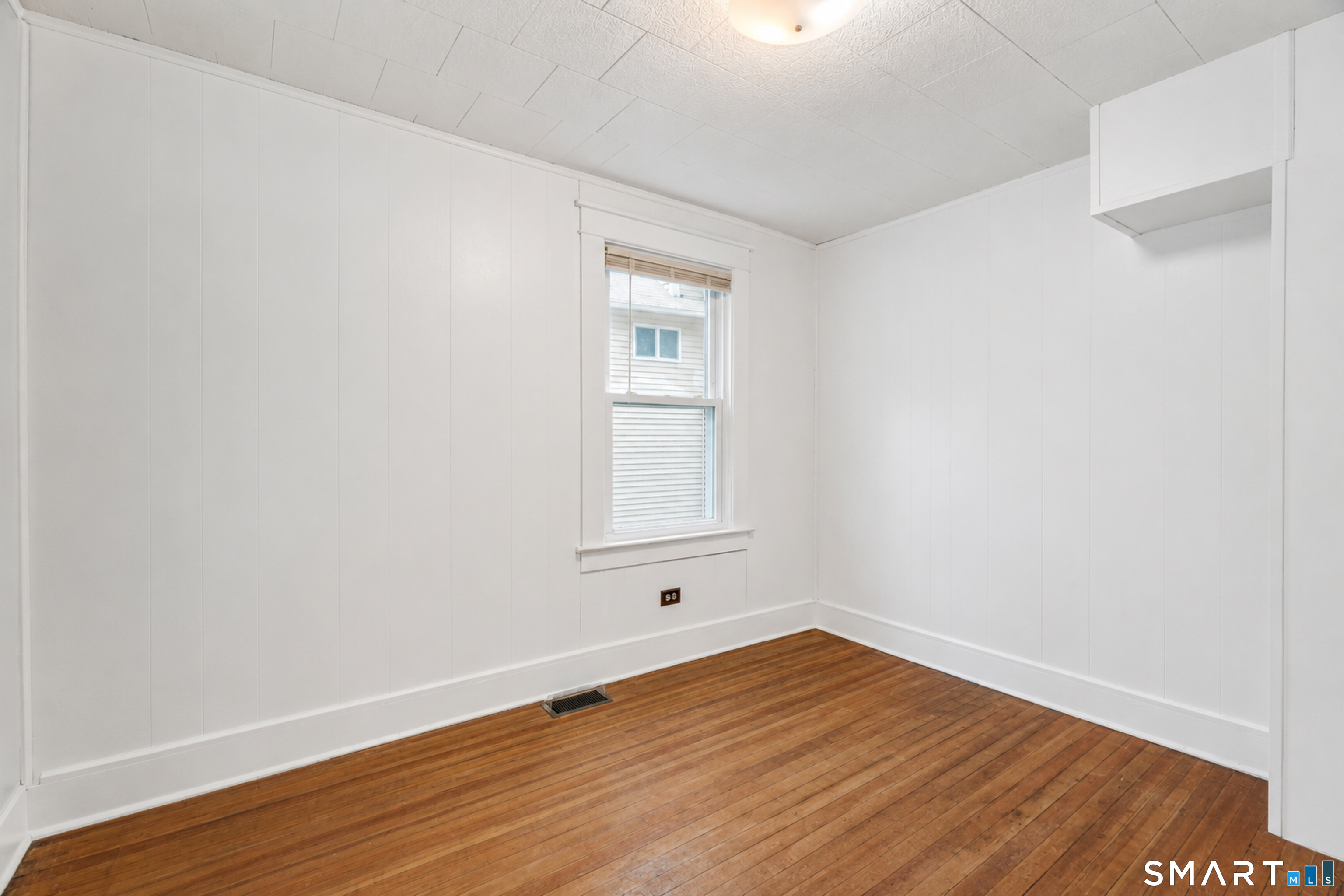 285 Niantic River Road Waterford CT 06385