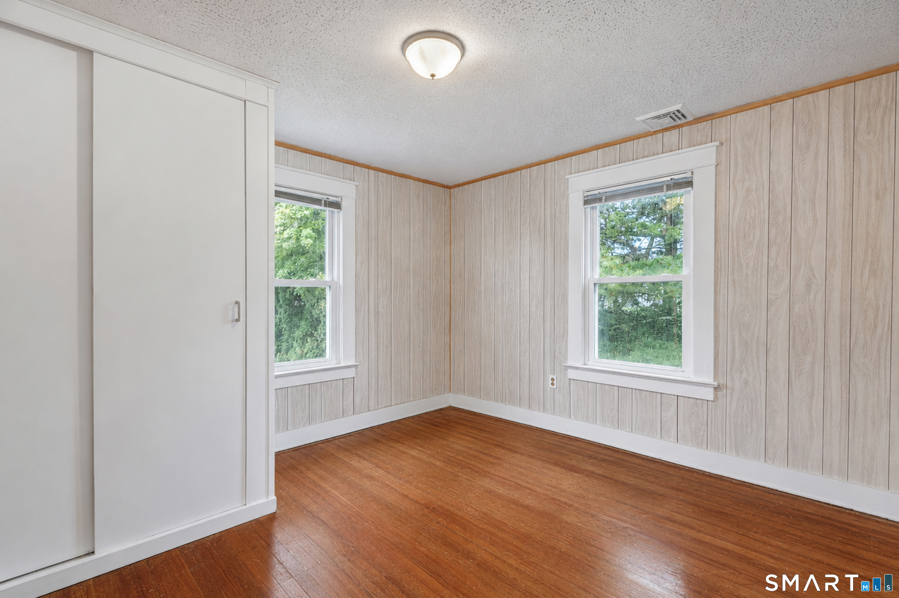 285 Niantic River Road Waterford CT 06385