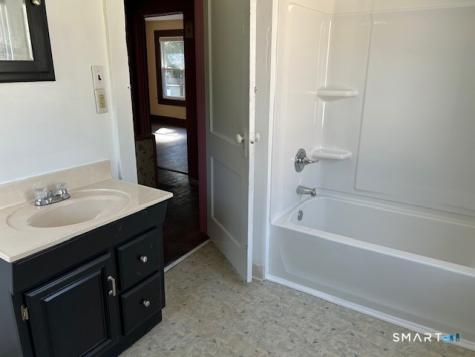 285 Niantic River Road Waterford CT 06385