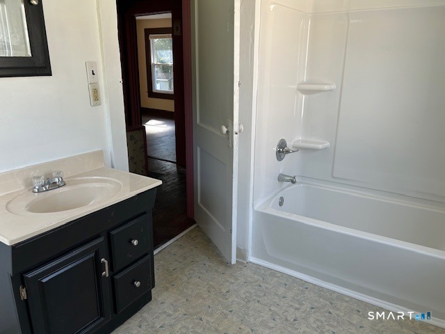 285 Niantic River Road Waterford CT 06385