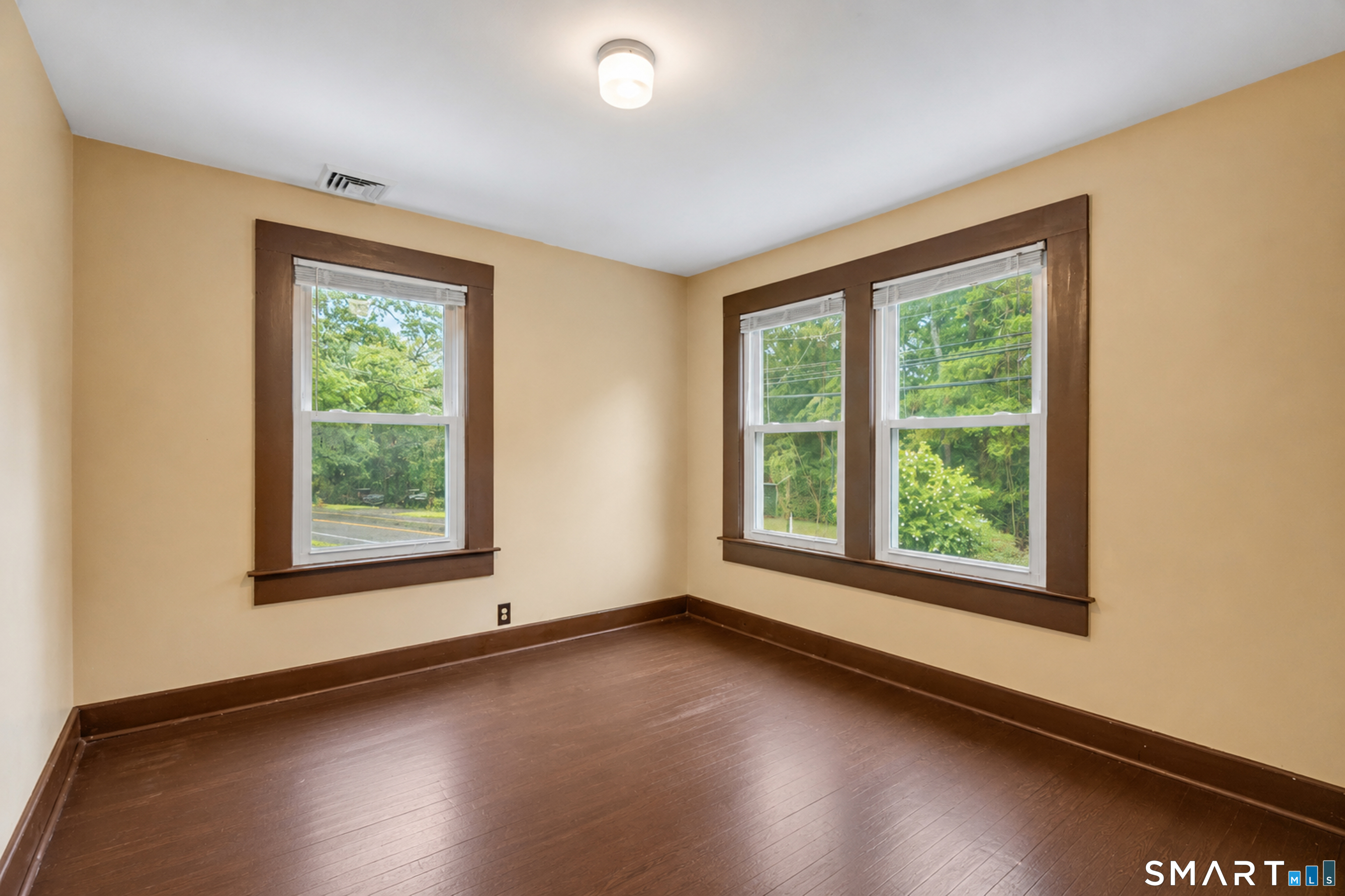 285 Niantic River Road Waterford CT 06385