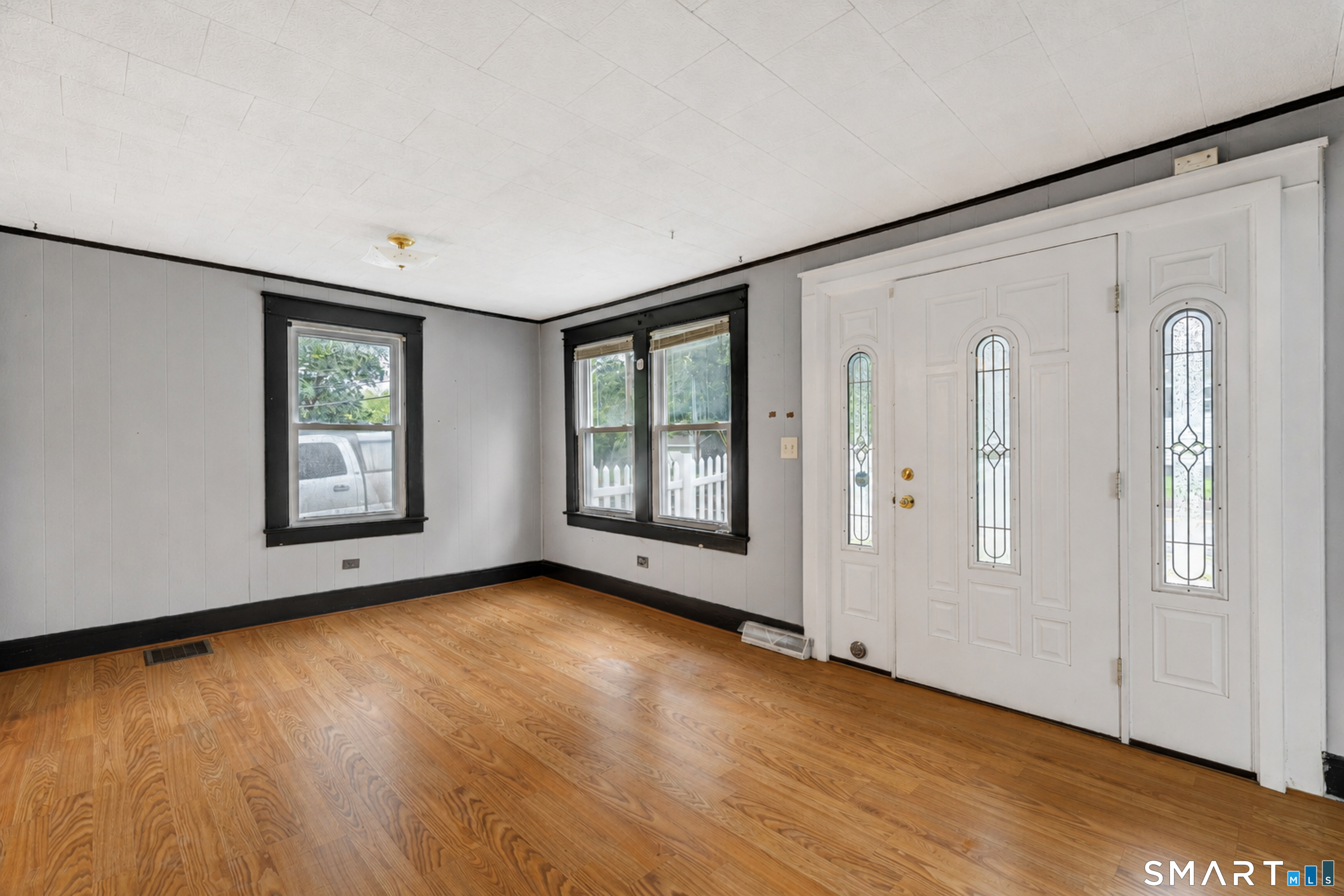 285 Niantic River Road Waterford CT 06385