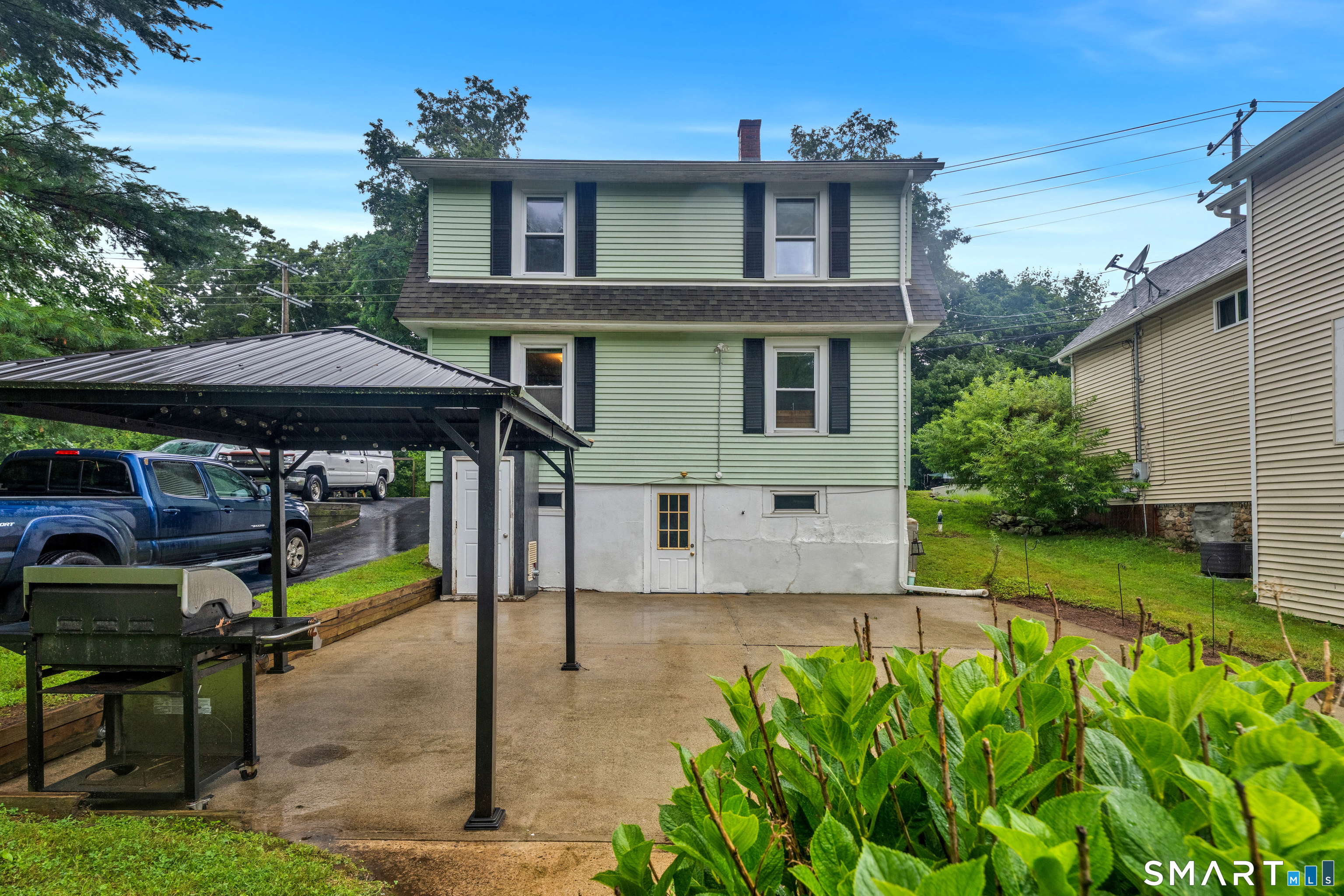 285 Niantic River Road Waterford CT 06385