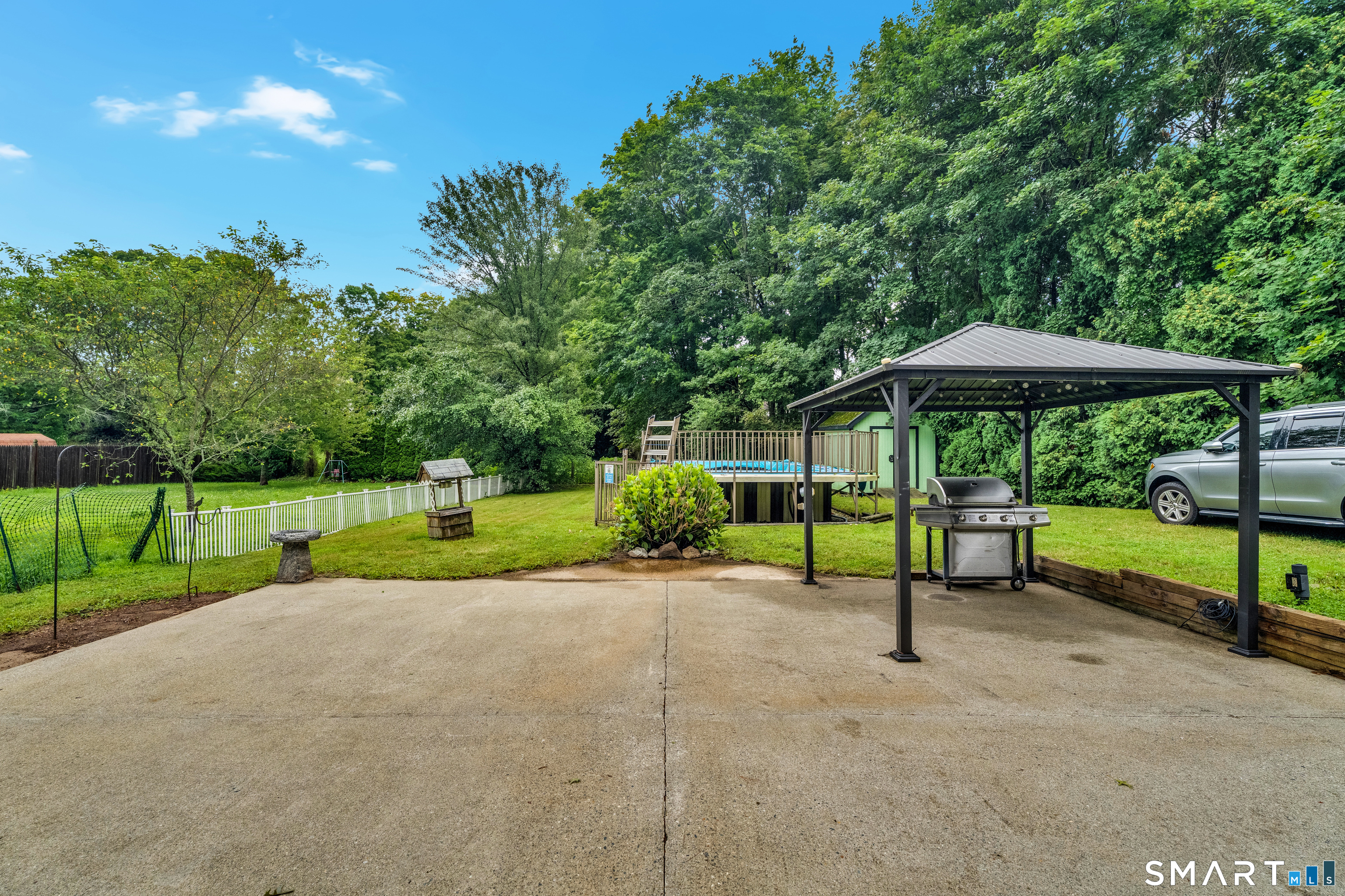 285 Niantic River Road Waterford CT 06385