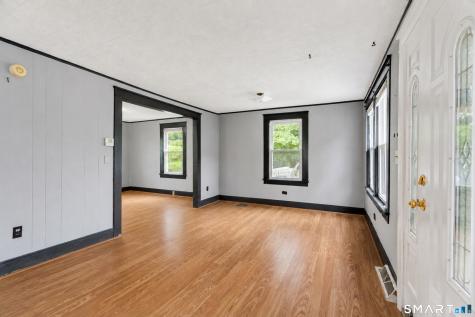285 Niantic River Road Waterford CT 06385