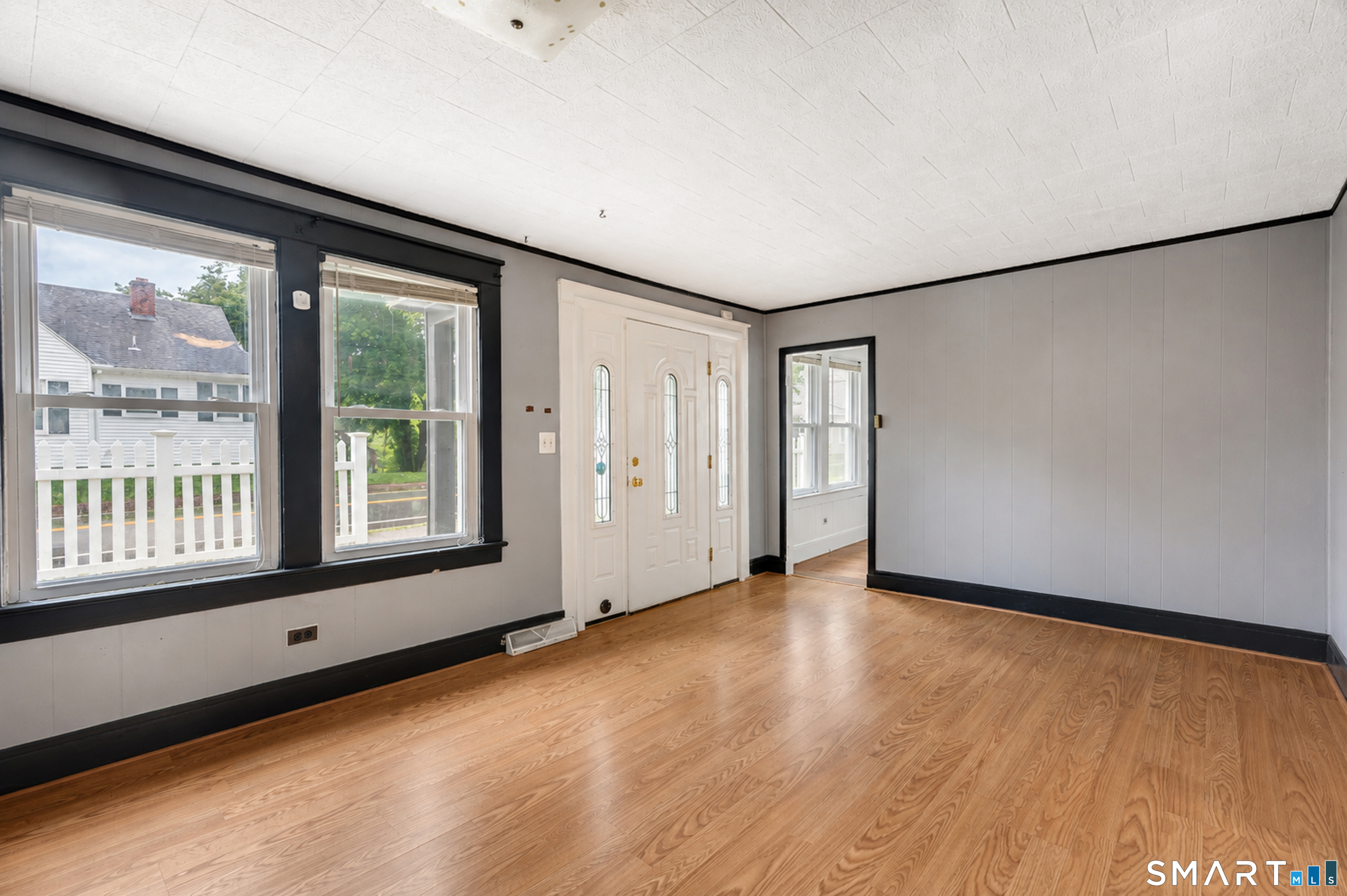 285 Niantic River Road Waterford CT 06385