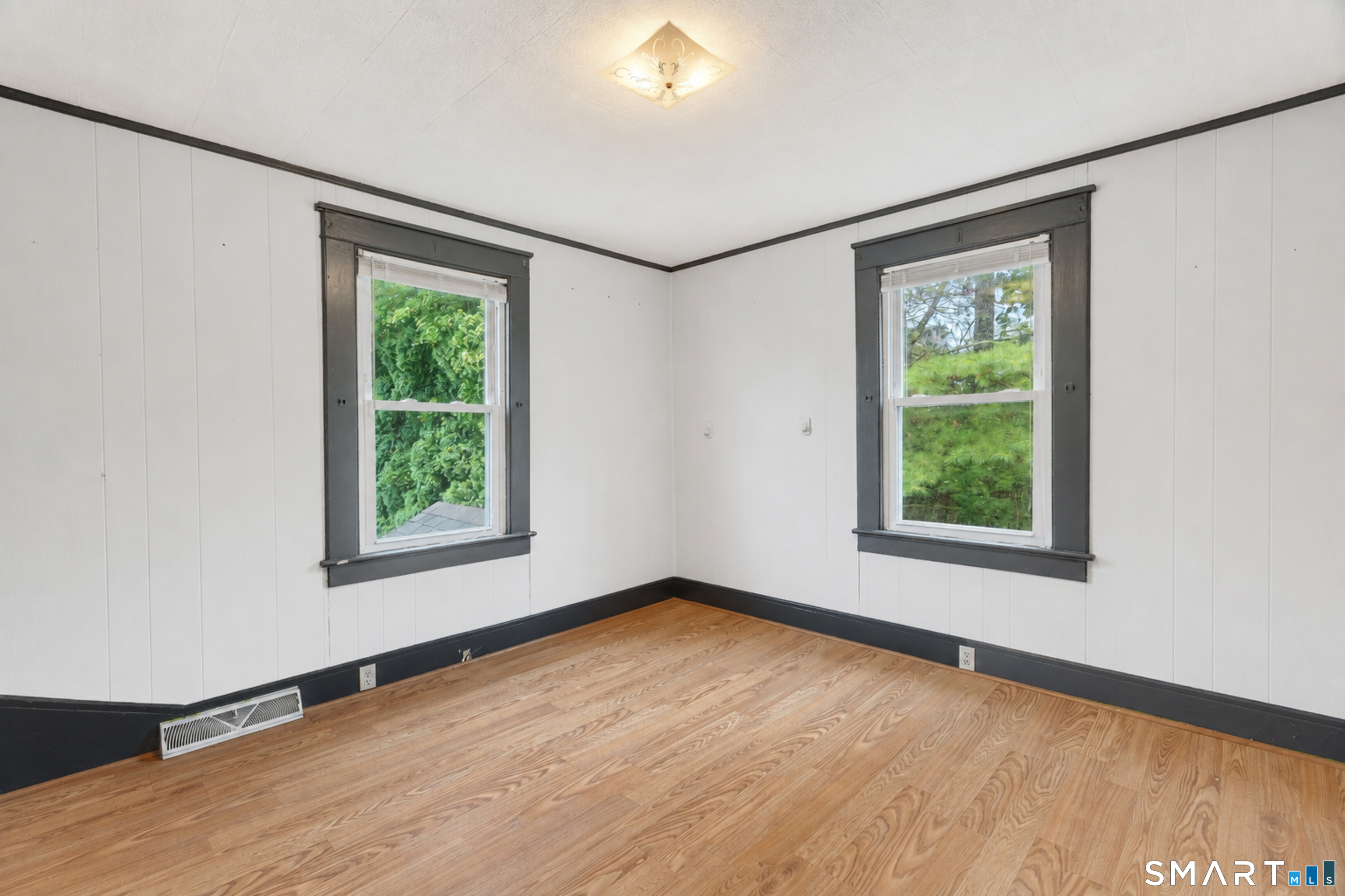 285 Niantic River Road Waterford CT 06385