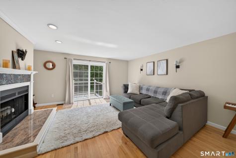 835-#E Long Hill Road Middletown CT 06457