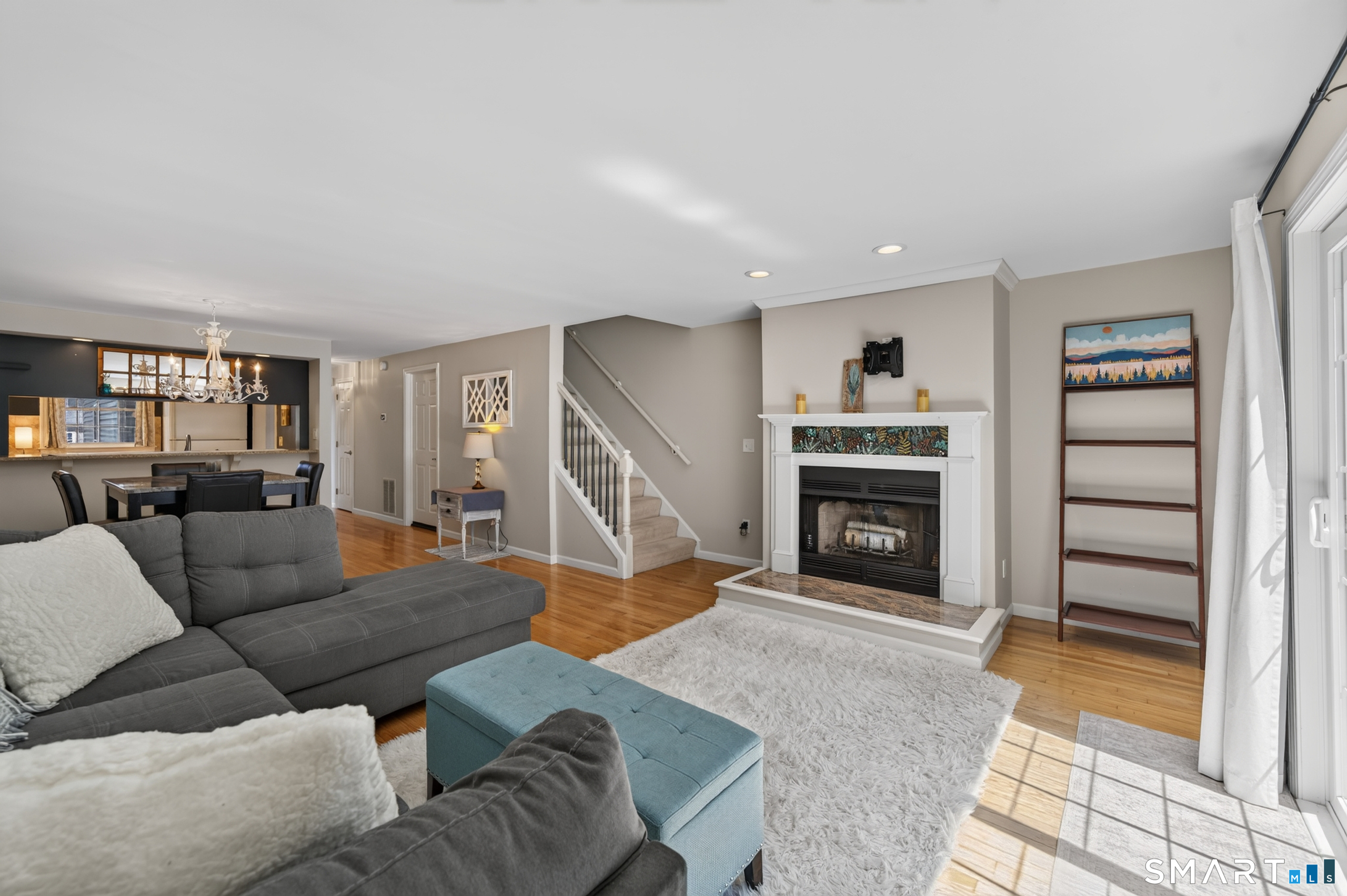 835-#E Long Hill Road Middletown CT 06457