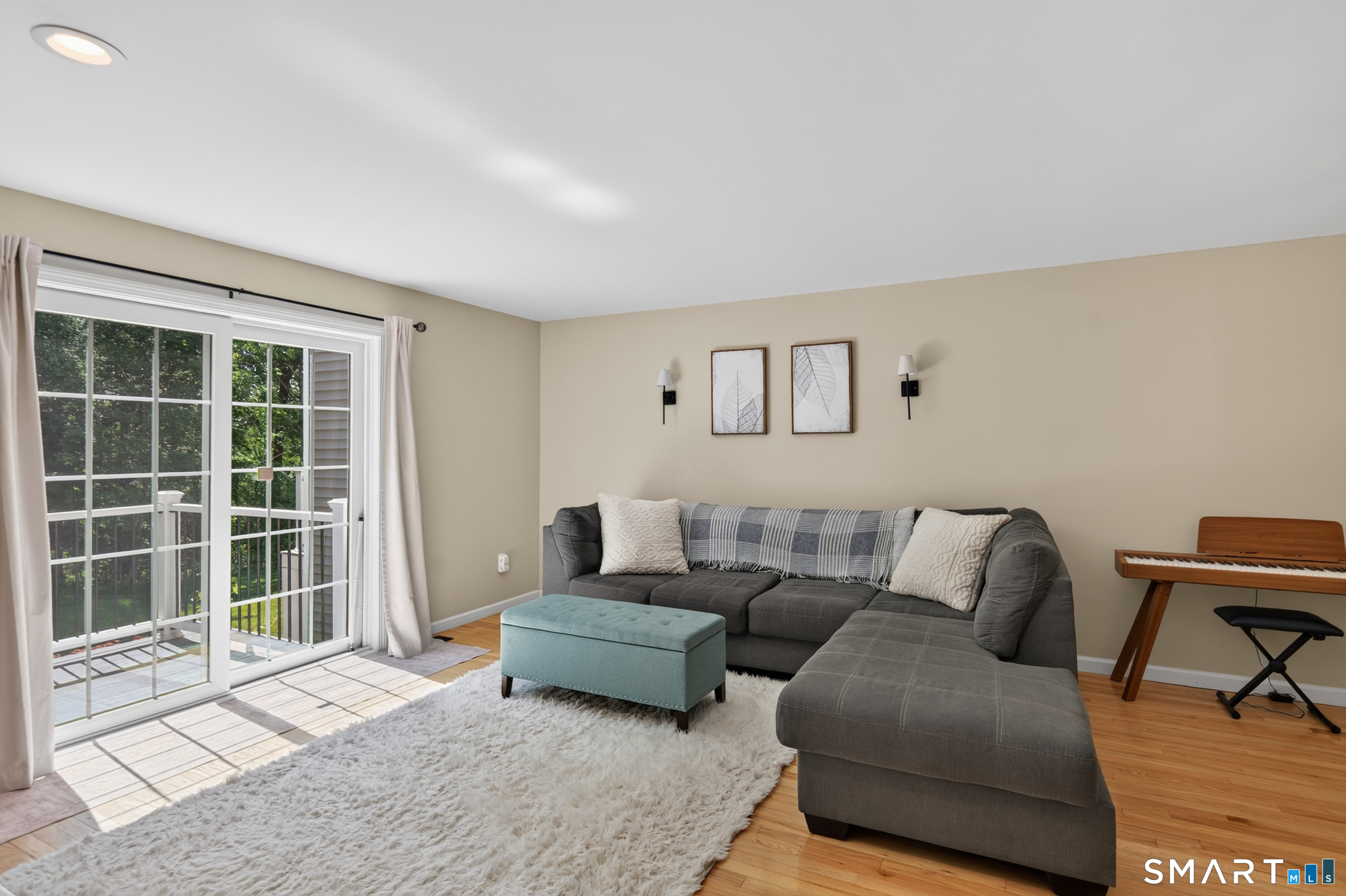 835-#E Long Hill Road Middletown CT 06457