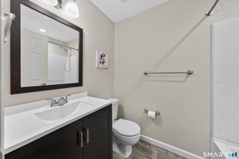835-#E Long Hill Road Middletown CT 06457