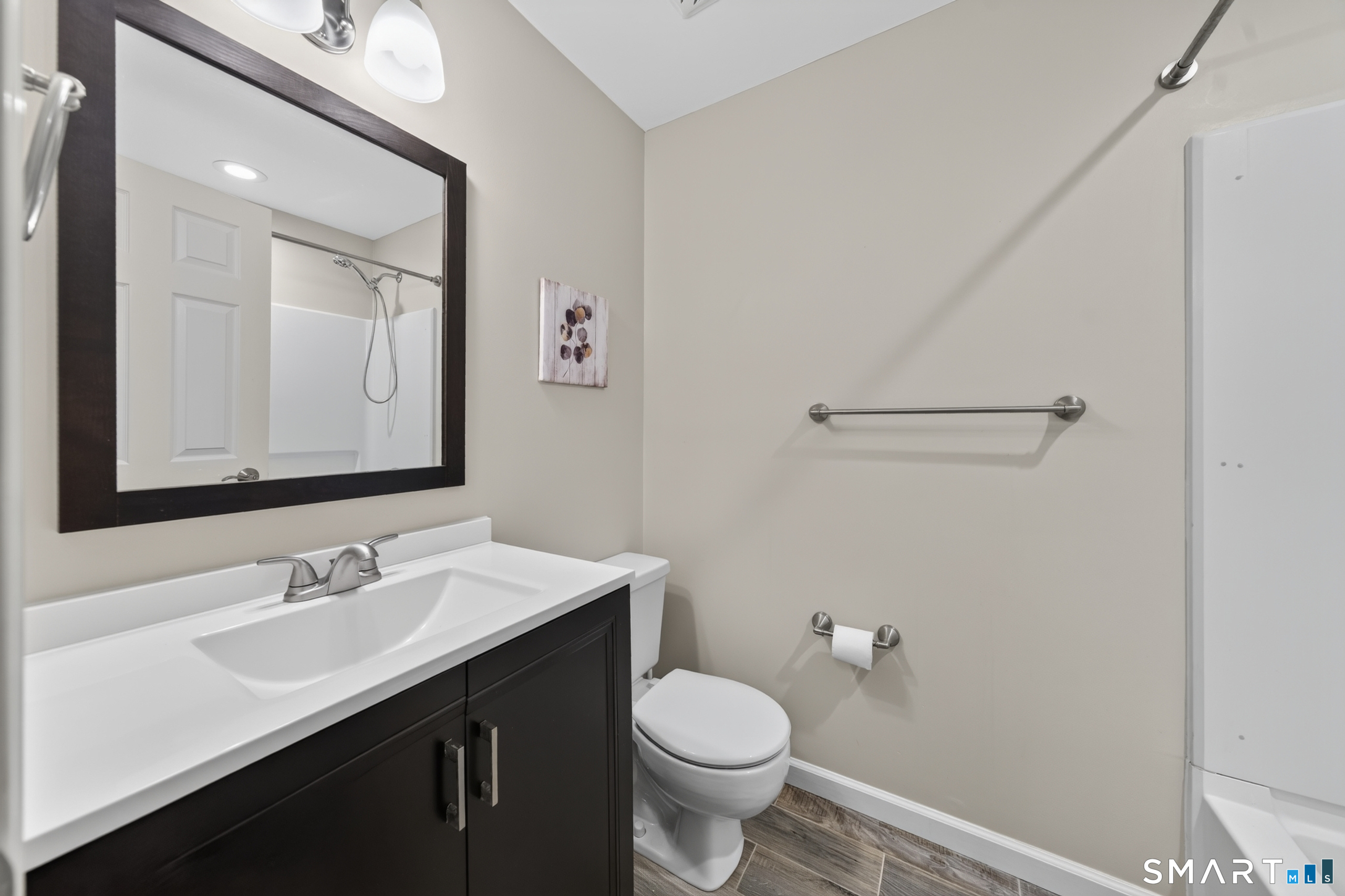 835-#E Long Hill Road Middletown CT 06457