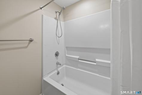 835-#E Long Hill Road Middletown CT 06457