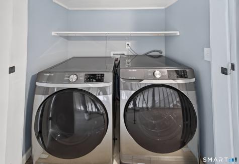 835-#E Long Hill Road Middletown CT 06457