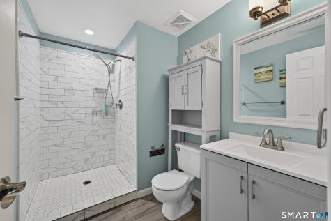 835-#E Long Hill Road Middletown CT 06457