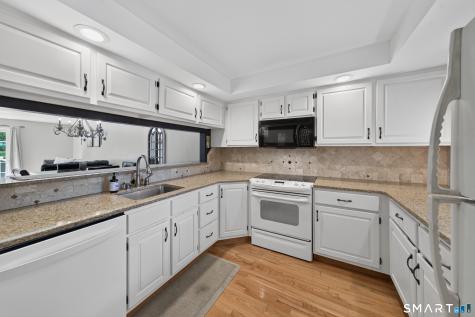 835-#E Long Hill Road Middletown CT 06457