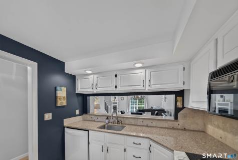 835-#E Long Hill Road Middletown CT 06457