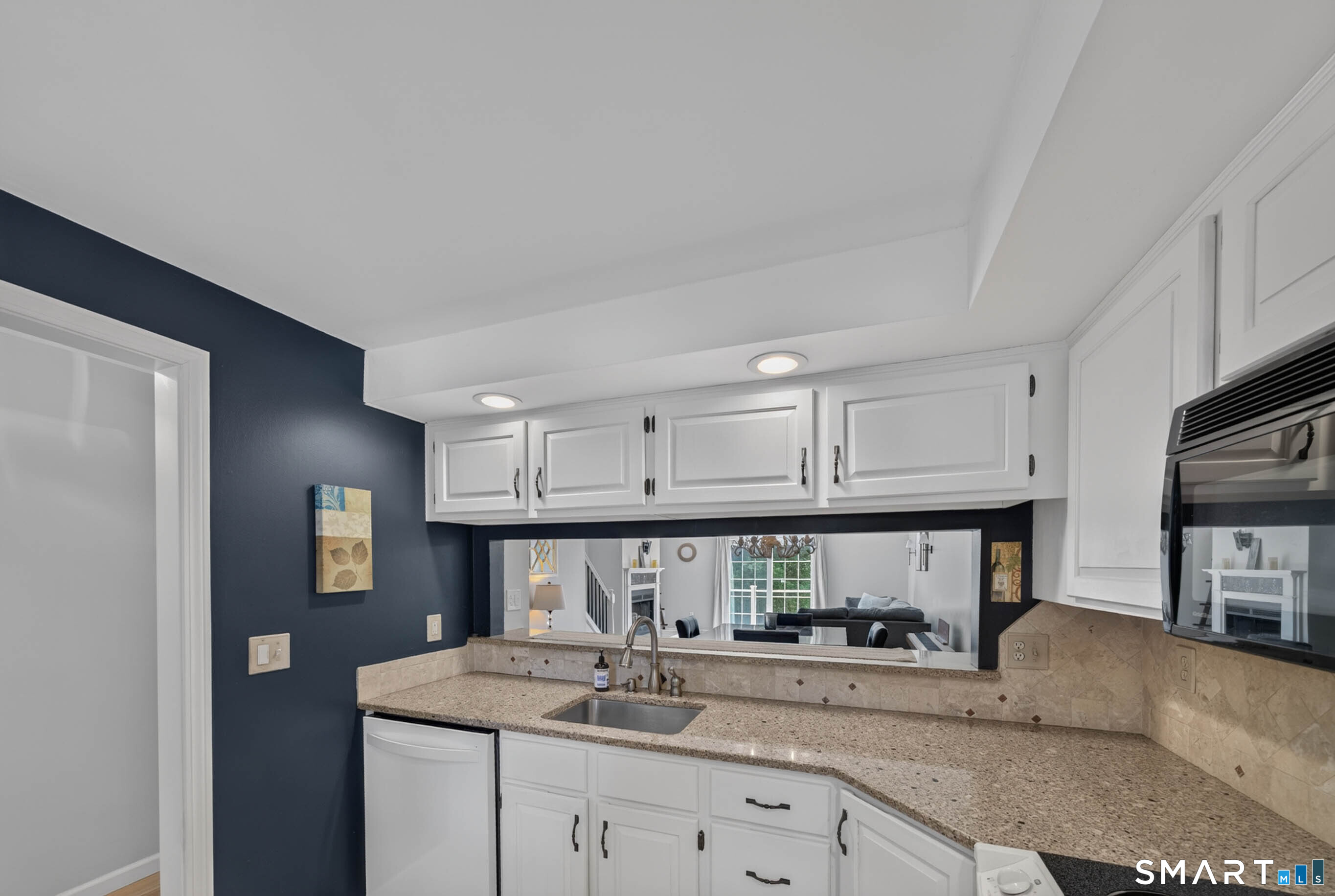 835-#E Long Hill Road Middletown CT 06457