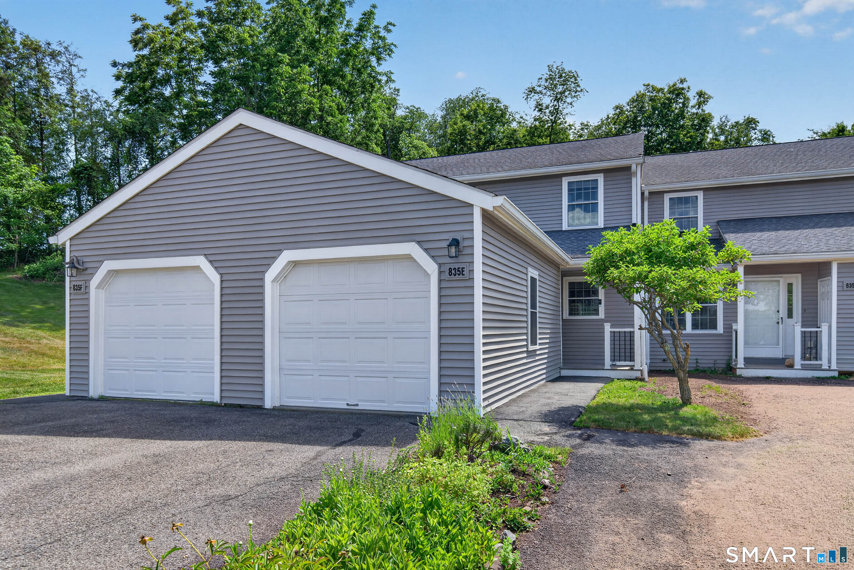 835-#E Long Hill Road Middletown CT 06457