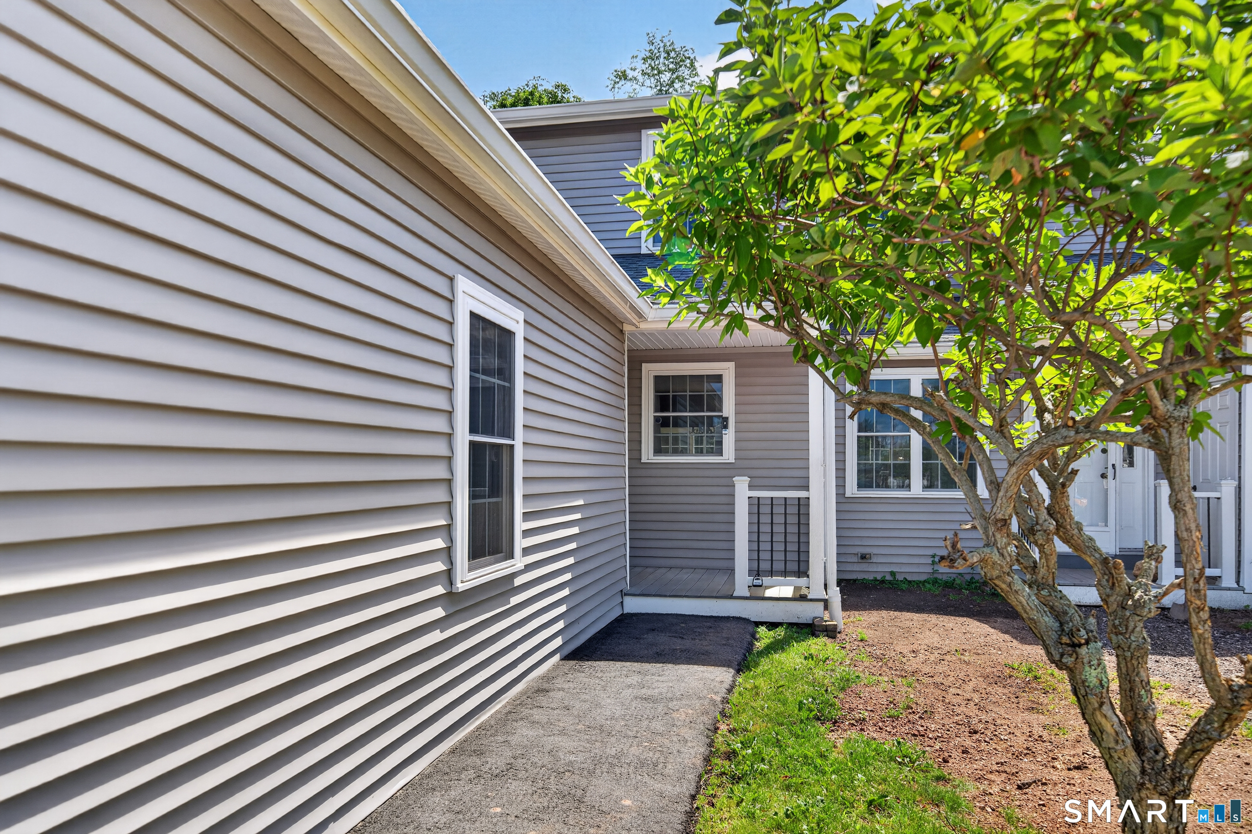 835-#E Long Hill Road Middletown CT 06457