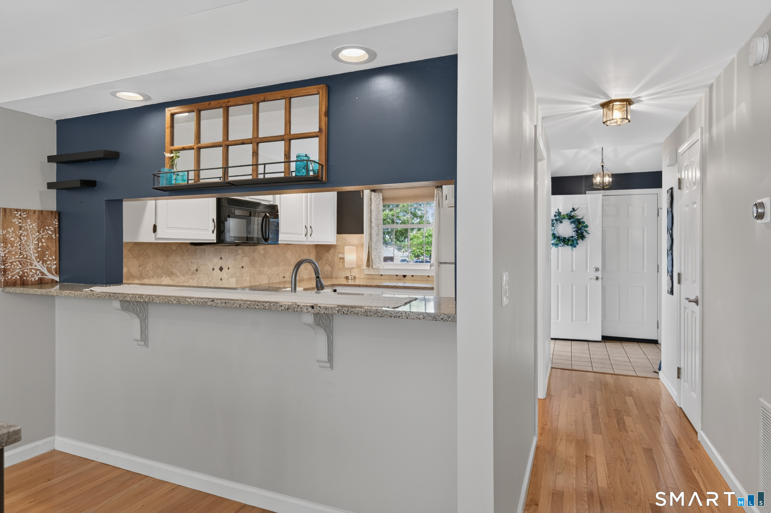 835-#E Long Hill Road Middletown CT 06457