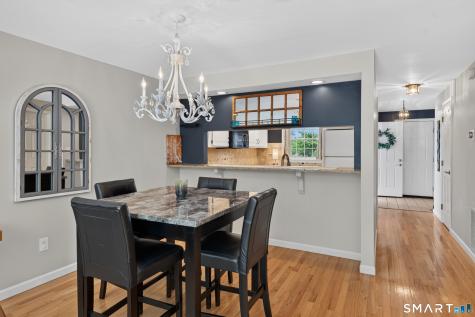 835-#E Long Hill Road Middletown CT 06457