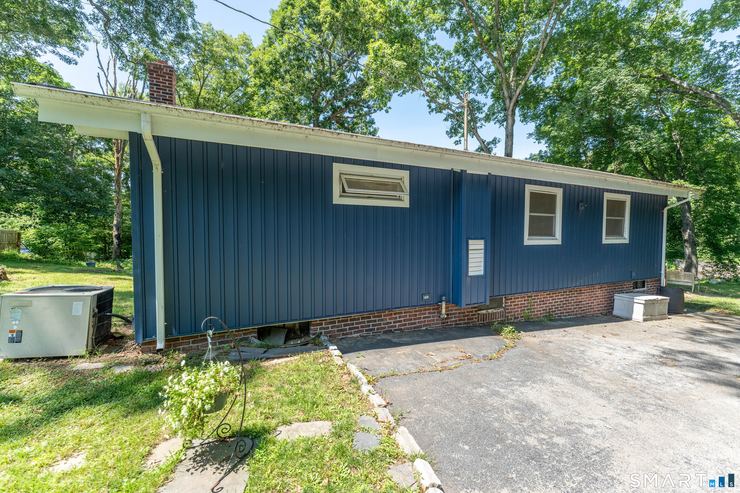 38 Pattagansett Drive East Lyme CT 06333