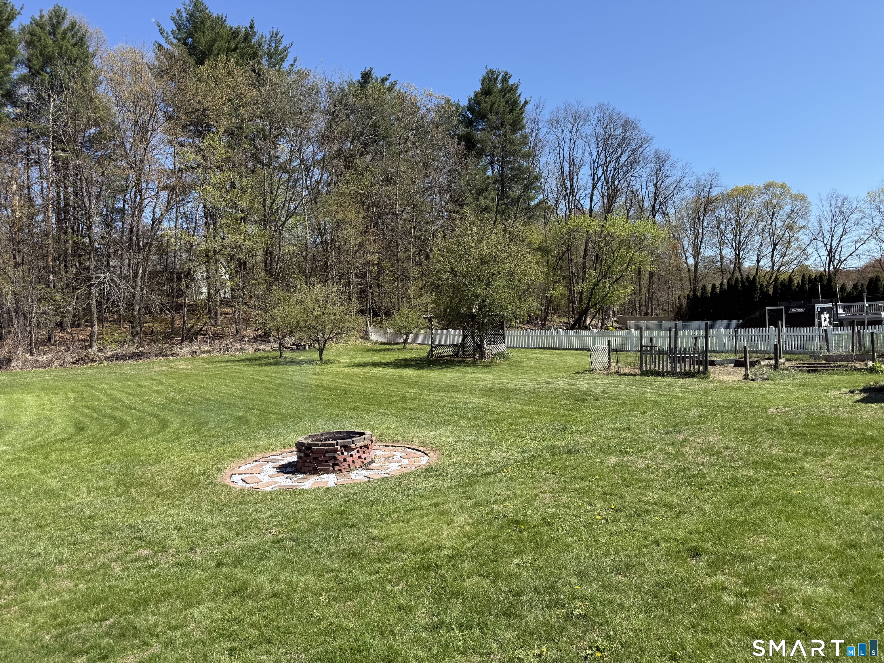 61 Crane Road Ellington CT 06029