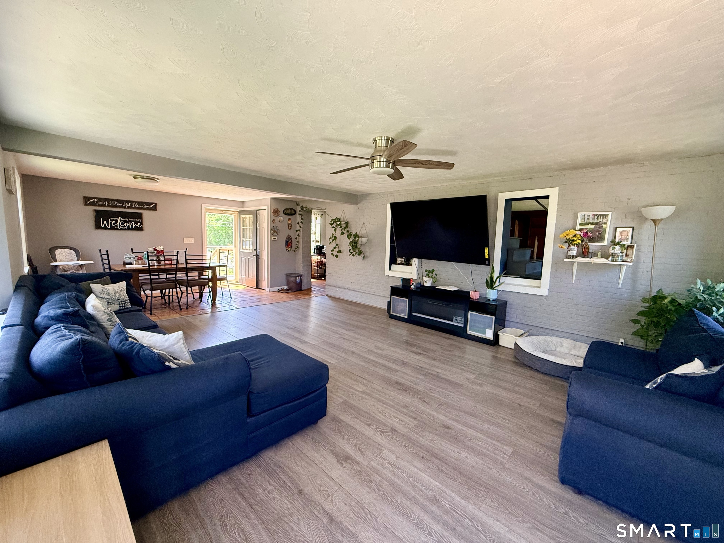 61 Crane Road Ellington CT 06029