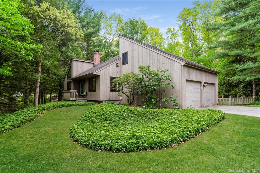 11 Fawnbrook Lane Simsbury CT 06070