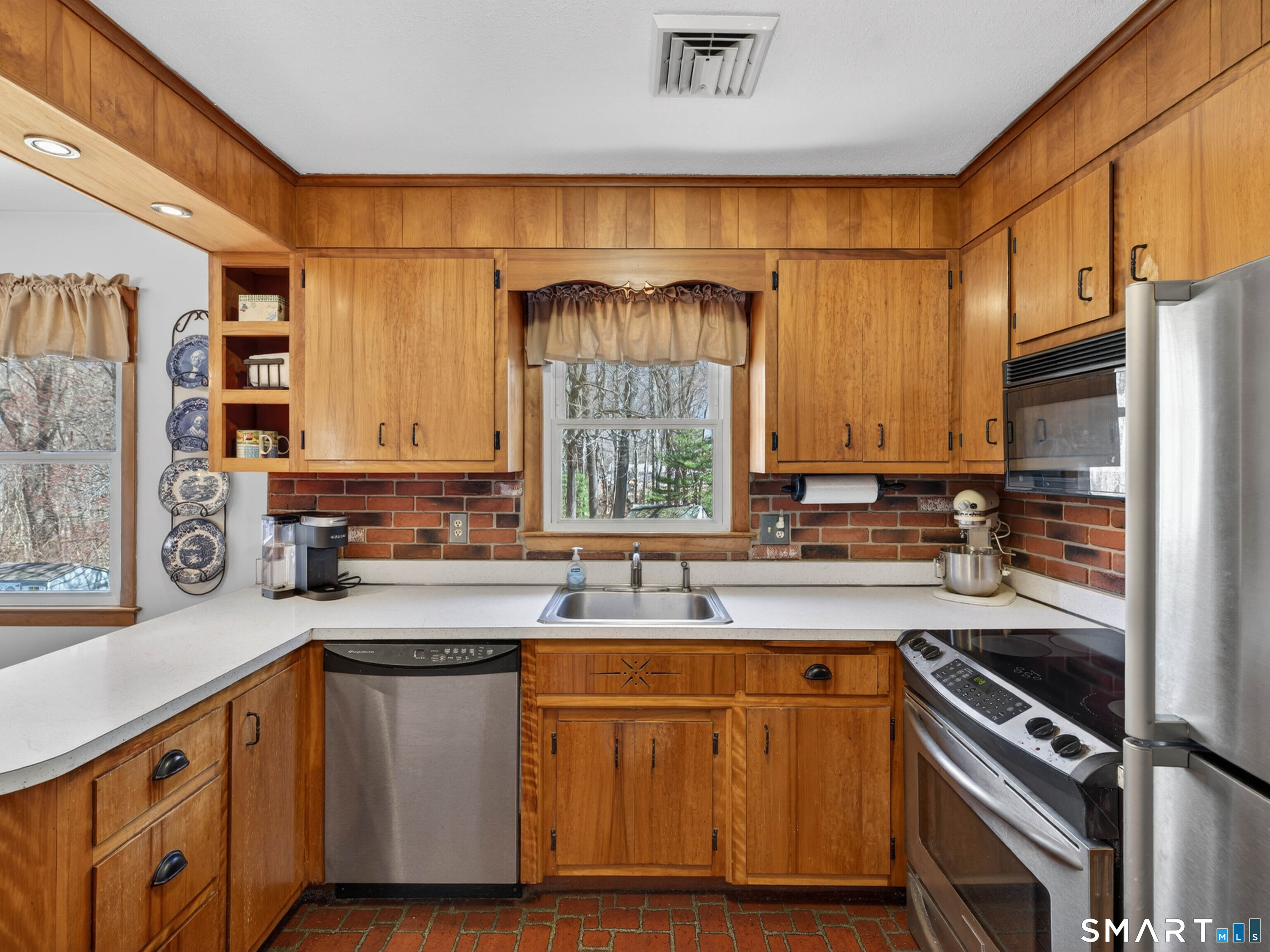 127 Pollys Lane Montville CT 06382