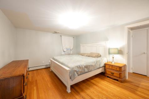 16 Skidmore Lane Newtown CT 06482